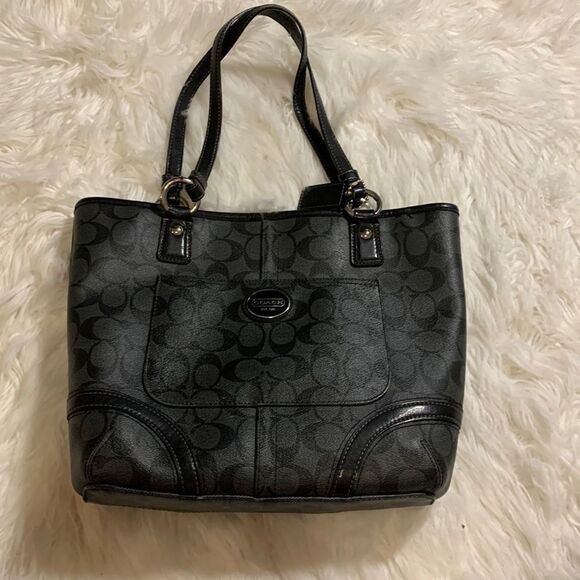 FINAL REDUCTION Coach Signature logo shoulder bag in like new condition - Picture 1 of 14